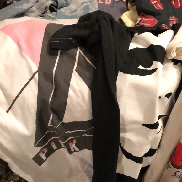 NEaw arrivals! Listing now! Daydreamer and junk food vintage graphic rock tees - Picture 4 of 9